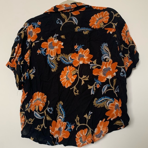 TWO FOR ONE BUNDLE- Two Flower Printed Tops - Picture 9 of 10